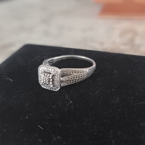 Diamond Ring - Picture 3 of 12